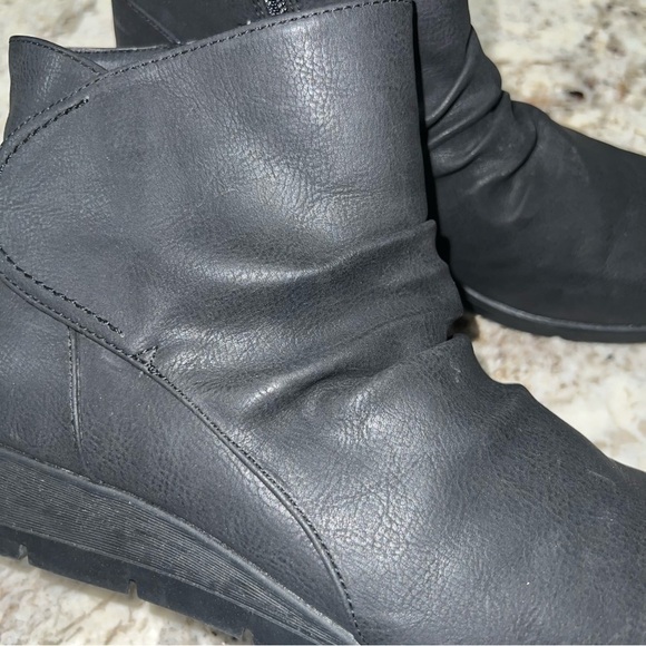 Cliffs by White Mountain Black Matte Terry Heeled Wedge Bootie Size 9.5M - Picture 5 of 12